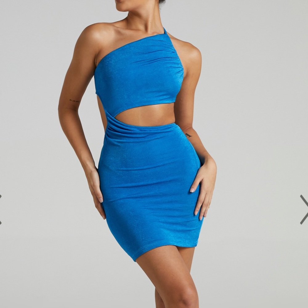 Showpo OCEANA ASYMMETRICAL MINI DRESS IN BLUE size 6 only worn once cut out blue